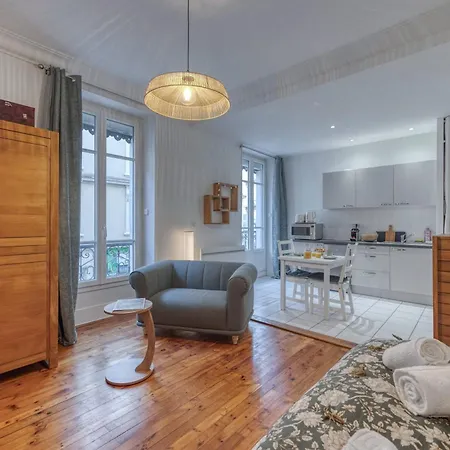 Roi Humbert Ii - Centre-ville - Caserne De Bonne Apartment *